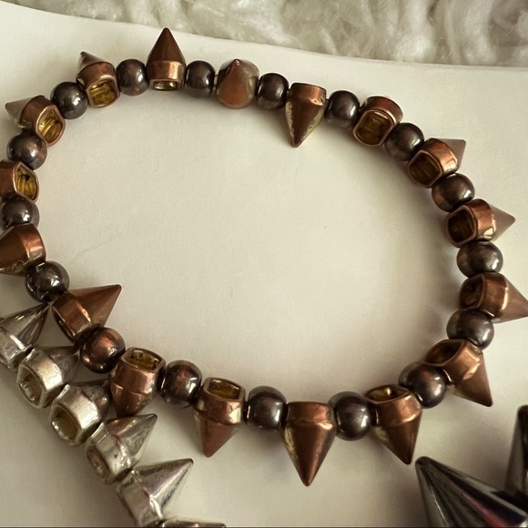 🔥What's Hot!!🔥3pc Spiked Bangle Set, Rocker Chic 🎸🙋‍♀️🛍 - Picture 3 of 6
